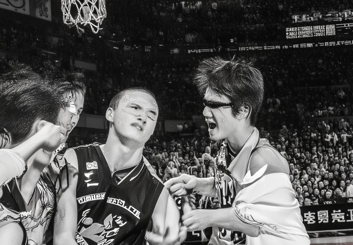 2013辽长巅峰对决：经典足球盛宴回顾(图1)